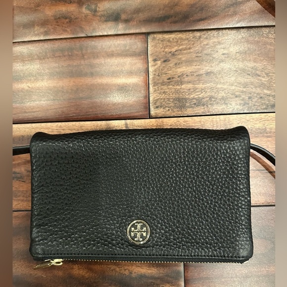 Authentic Tory Burch Robinson Leather Crossbody Bag - Picture 3 of 7